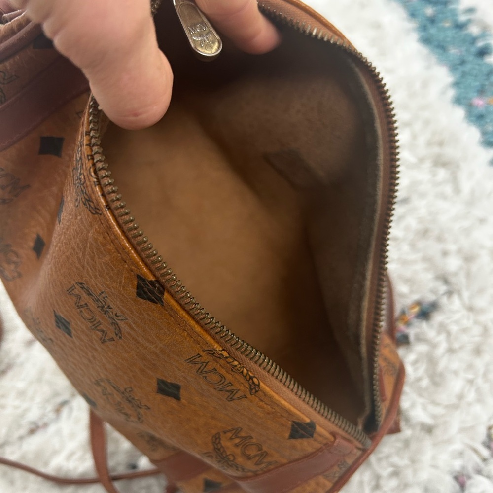 Vintage MCM Tan Leather Barrel Bag with CoA - Picture 8 of 11
